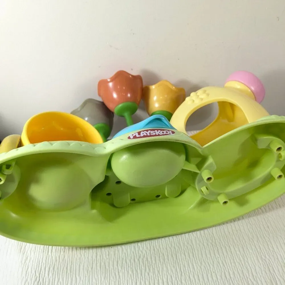 Playskool Little LIl Jiggle Garden Playset Toddlers baby toy flowers bugs Hasbro
